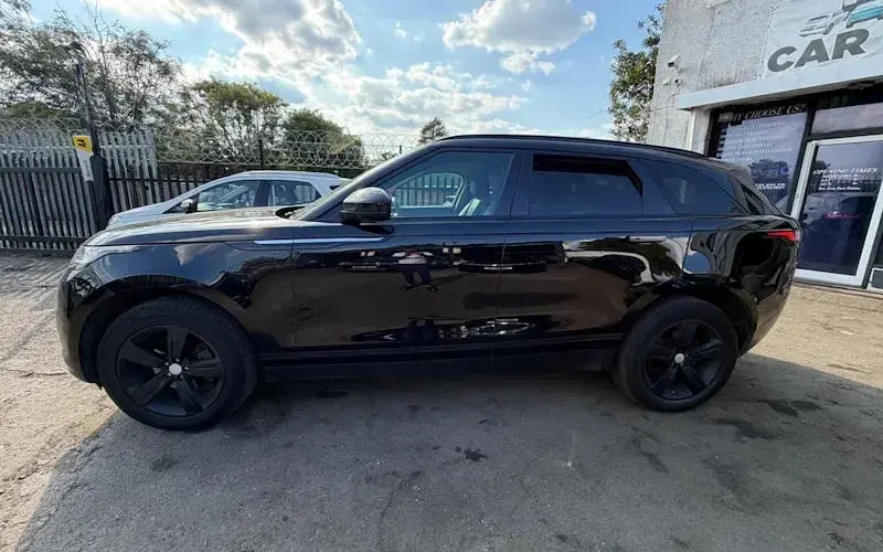 Used Land Rover Range Rover Velar S 179 HP (131 kW) 2019 Black SUV