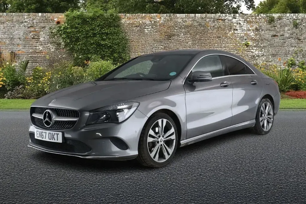 Begagnad Mercedes CLA200 136 HK (100 kW) 2018 Grå Sedan
