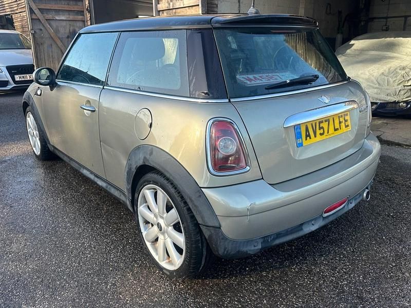 Usado Mini Cooper D Hatch 2007 Prateado Citadino