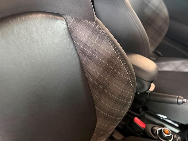Używany Mini Cooper Hatch 136 KM (100 kW) 2017 Niebieski Hatchback