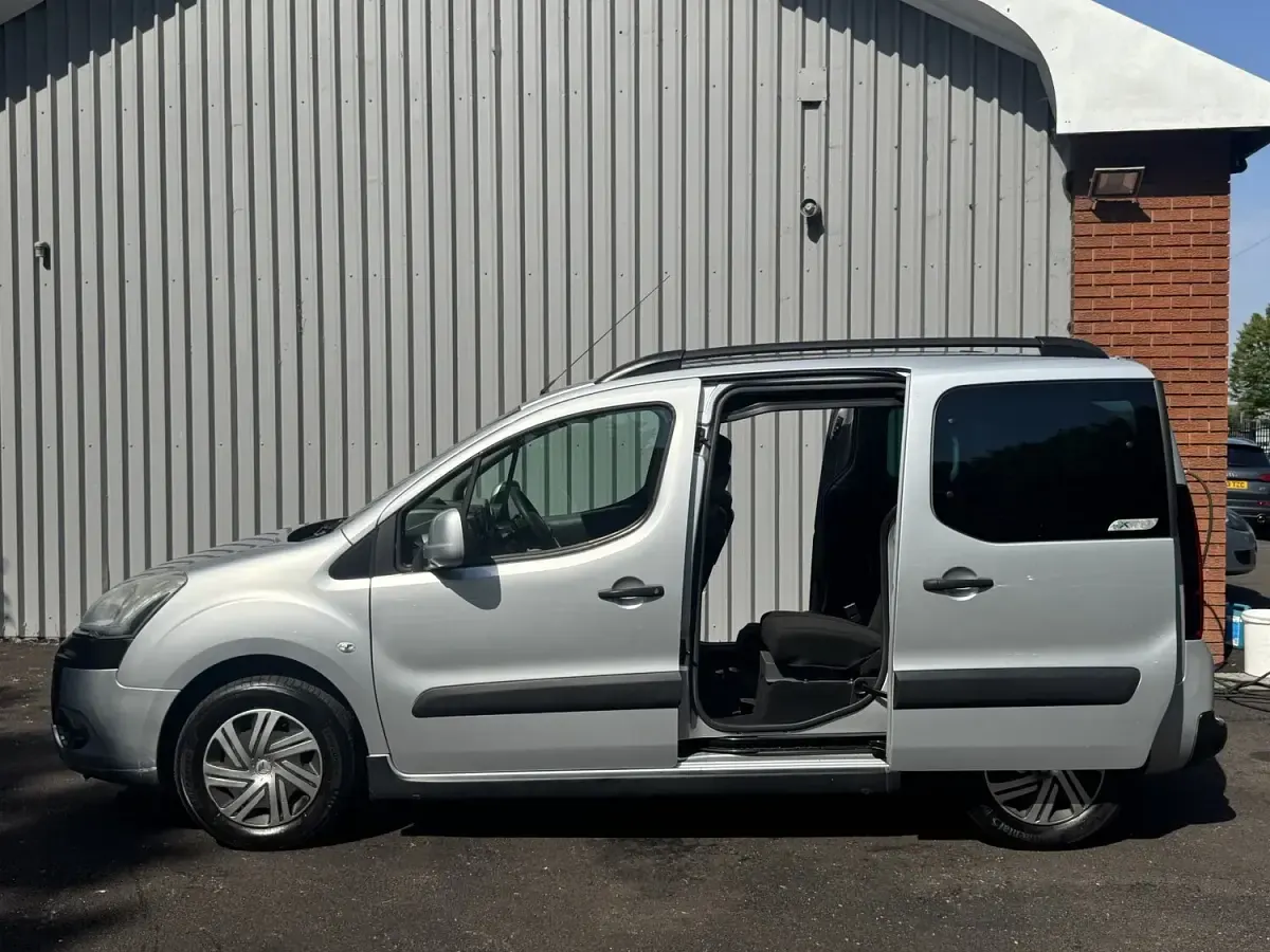 Used Citroën Berlingo XTR 92 HP (67 kW) 2014 Silver MPV