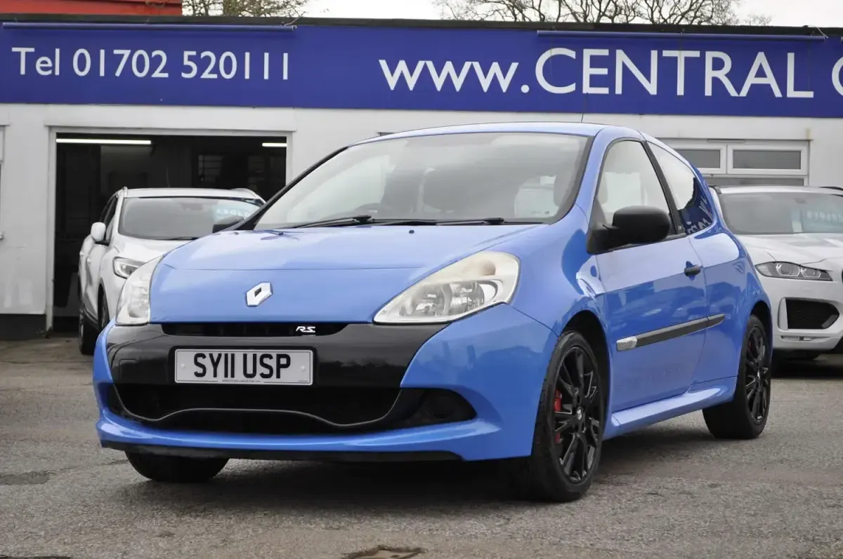 Used Renault Clio 201 HP (147 kW) 2011 Blue Hatchback