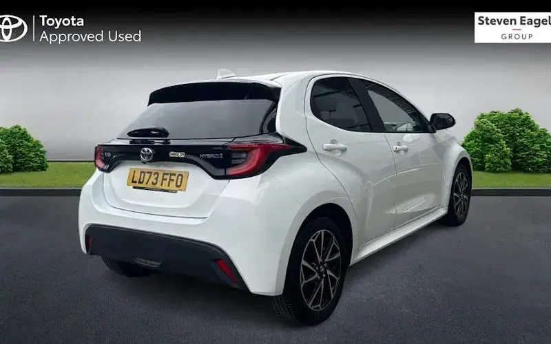 Used Toyota Yaris Hybrid Design 116 HP (85 kW) 2026 Hatchback