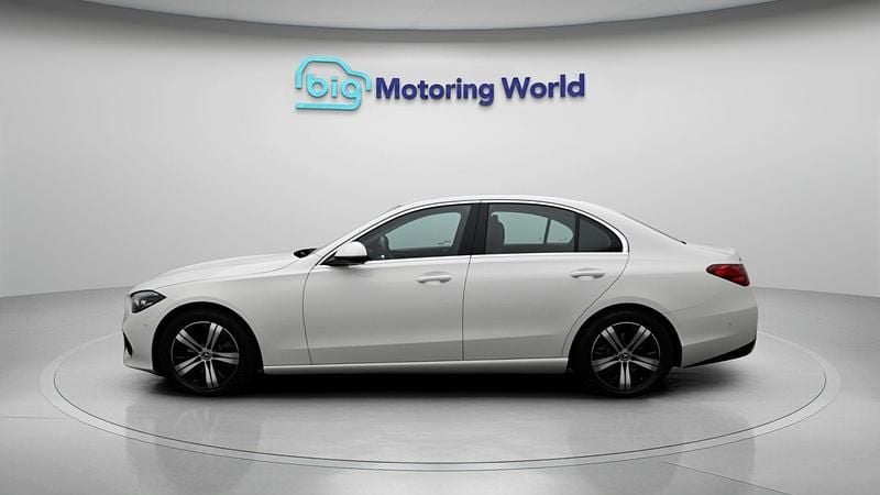 Used Mercedes C200 224 HP (164 kW) 2024 White Sedan