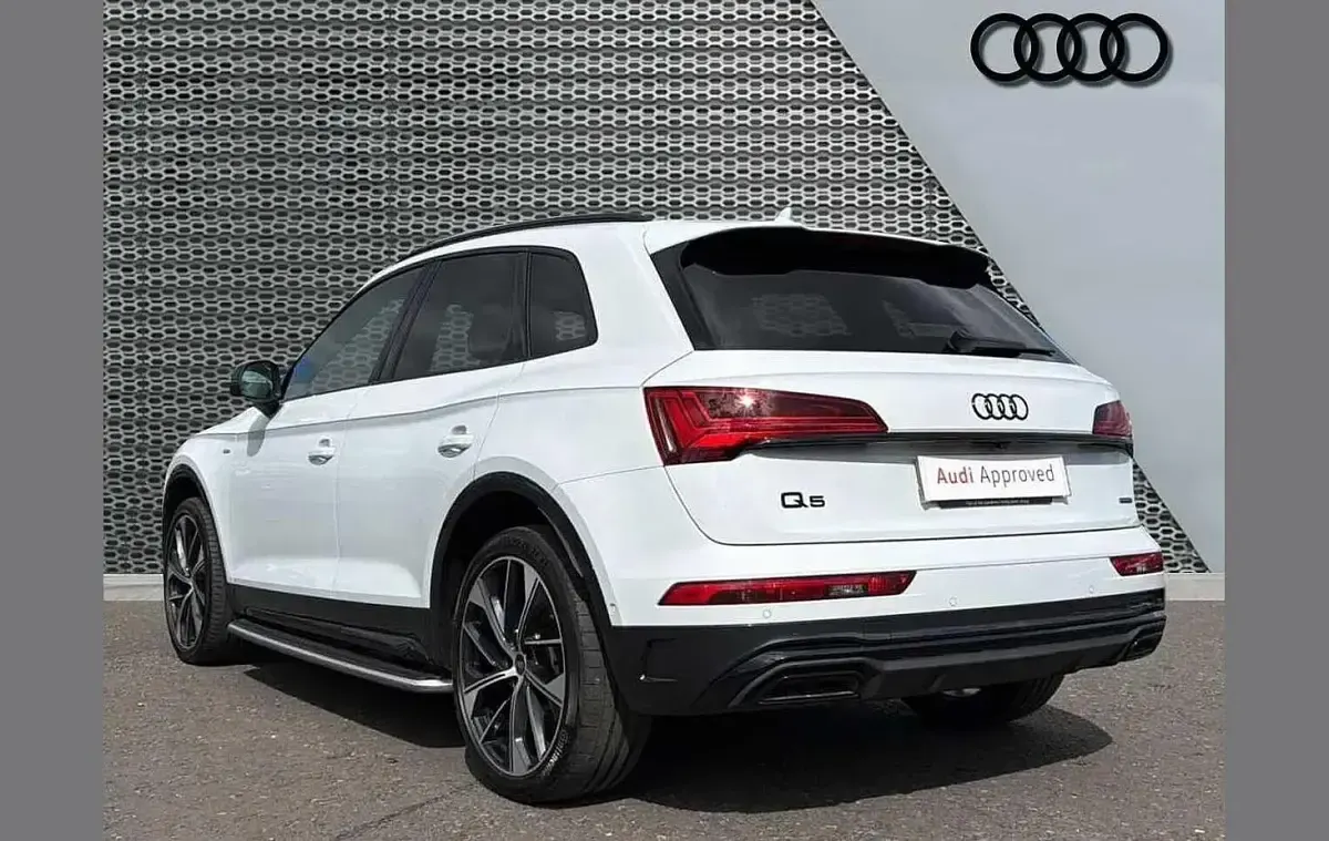 Used Audi Q5 Advanced 261 HP (191 kW) 2023 White SUV