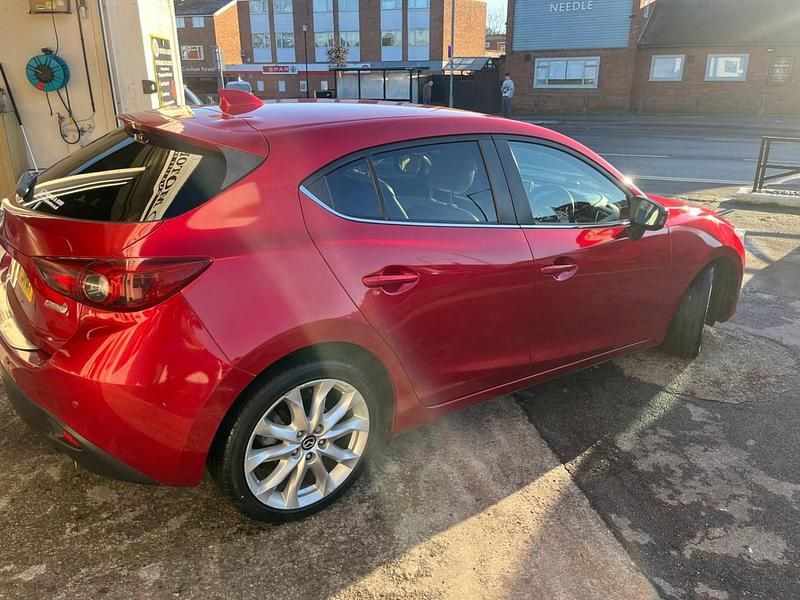 Used Mazda 3 Inclusive 165 HP (121 kW) 2014 Red Hatchback