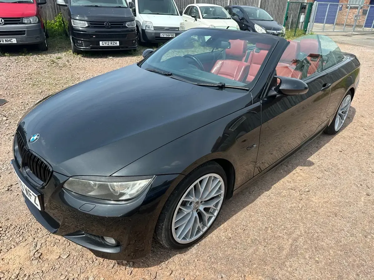 Usado BMW 320 Cabriolet M Sport 2009 Preto Cabrios
