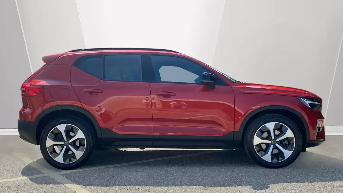 Used Volvo XC40 Plus 163 HP (119 kW) 2024 Red SUV