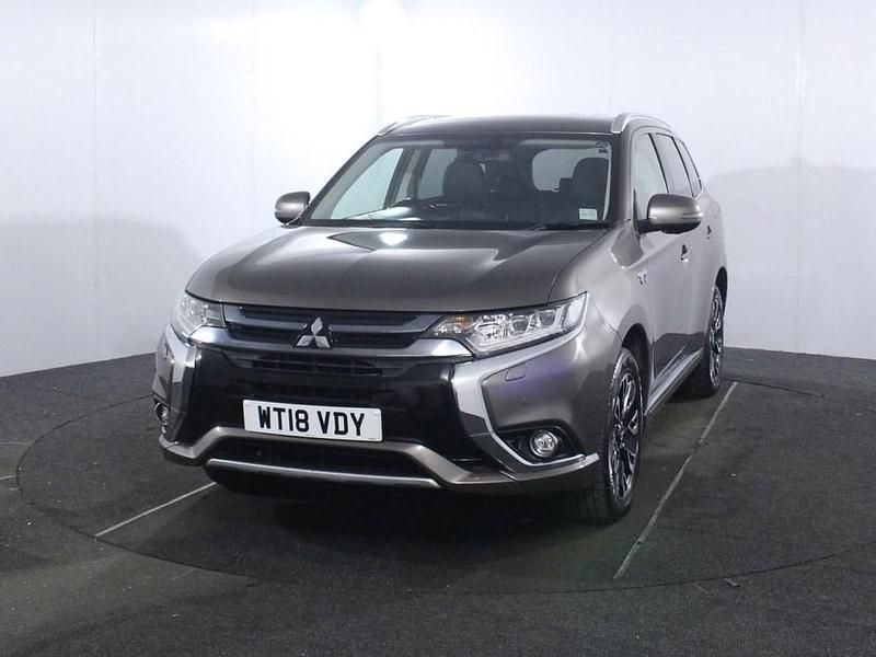 Used Mitsubishi Outlander P-HEV 200 HP (147 kW) 2018 Brown SUV