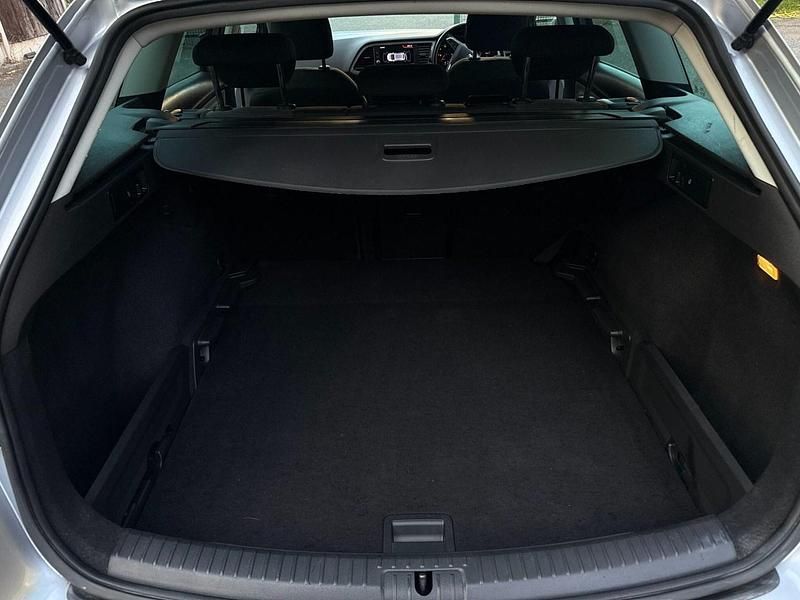 Used Seat Leon SE Dynamic 2019 Silver Estate