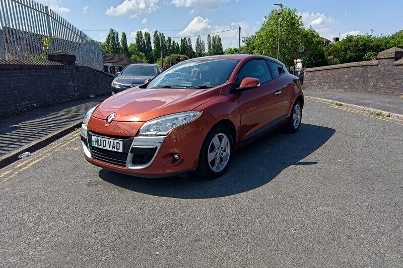Orange Used 2010 Renault Mégane Coupé Dynamique Coupe | £1,495 - Image 1/4