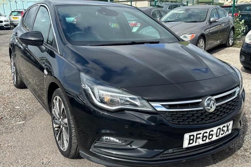 Black Used 2016 Vauxhall Astra SRi Hatchback | £5,490 (Good price) - Image 1/1