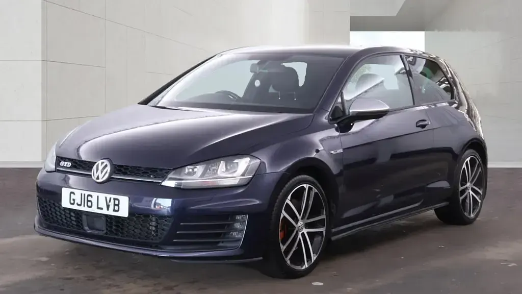 Used VW Golf VII GTD 181 HP (133 kW) 2016 Blue Hatchback