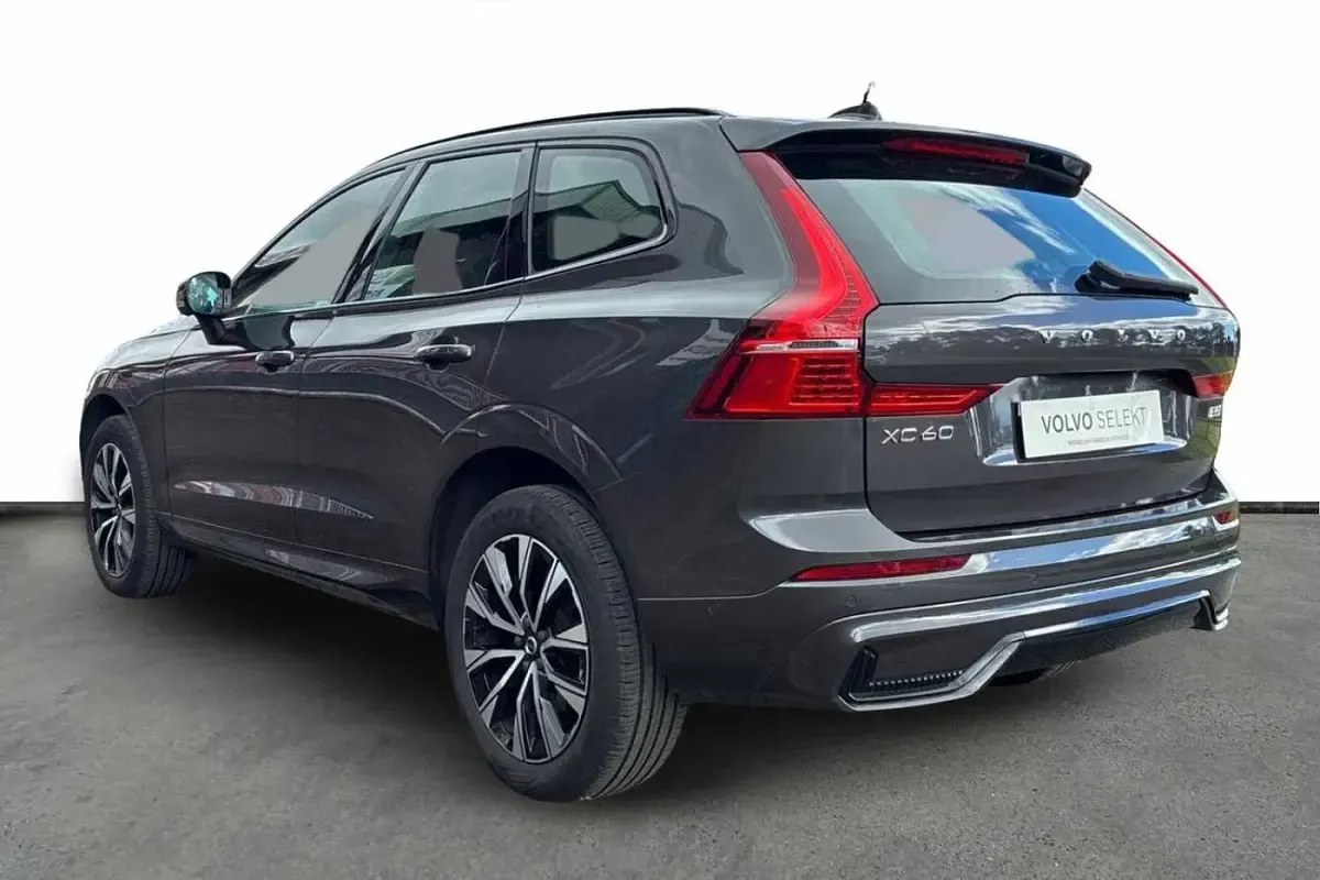 Used Volvo XC60 Plus 247 HP (181 kW) 2023 Grey SUV