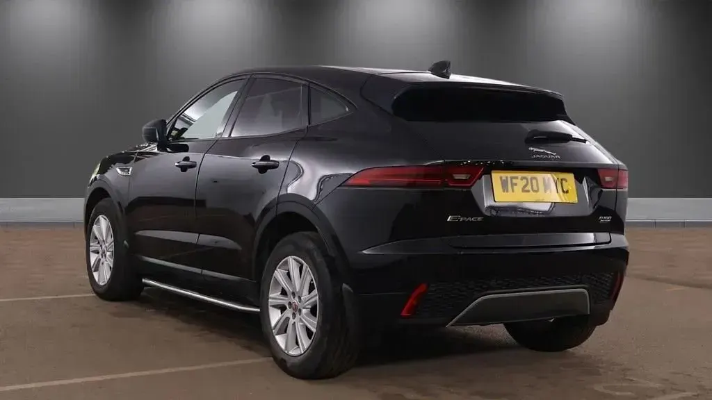 Usado Jaguar E-Pace S 180 HP (132 kW) 2020 Preto SUV
