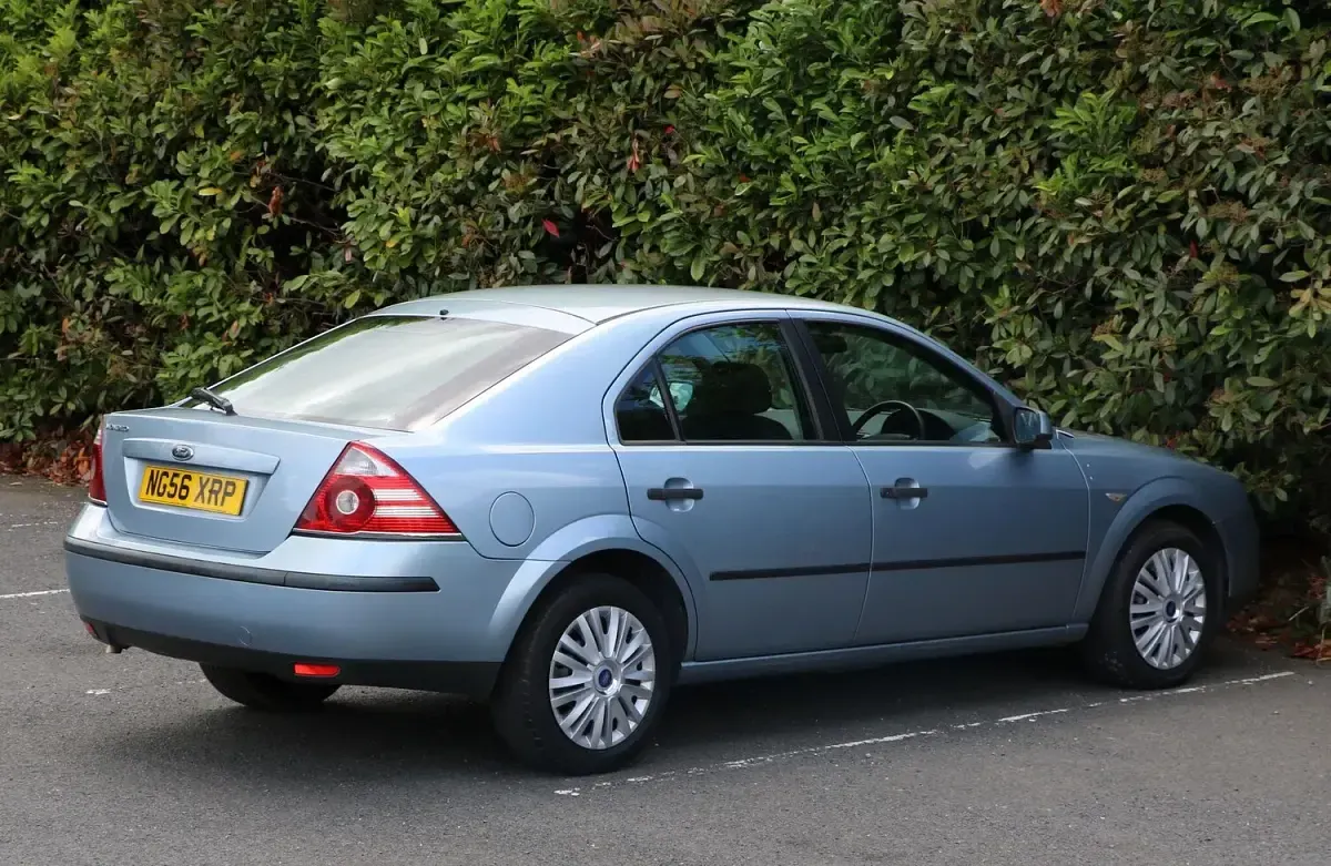 Used Ford Mondeo 145 HP (106 kW) 2007 Blue Hatchback