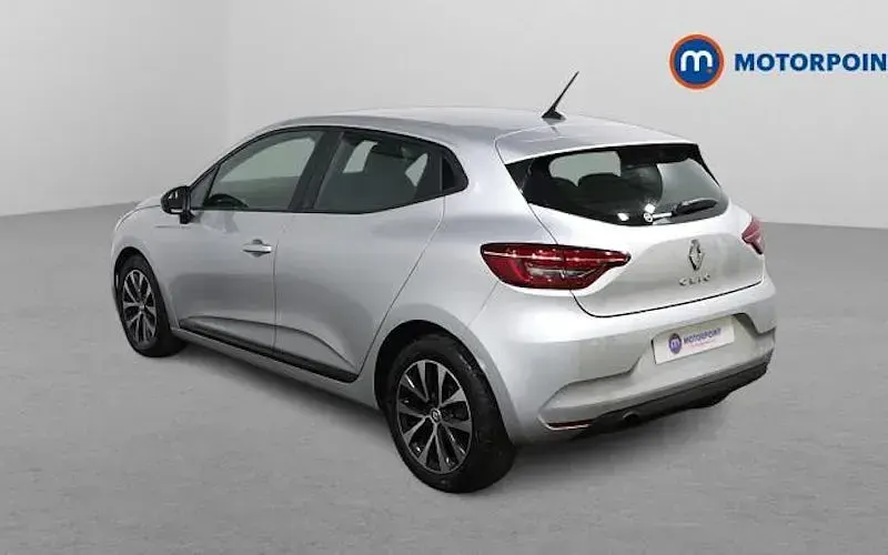 Used Renault Clio Evolution 90 HP (66 kW) 2023 Silver Hatchback