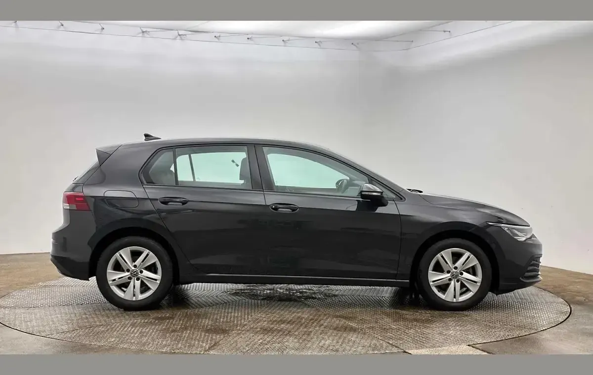 Used VW Golf VIII Life 147 HP (108 kW) 2024 Grey Hatchback