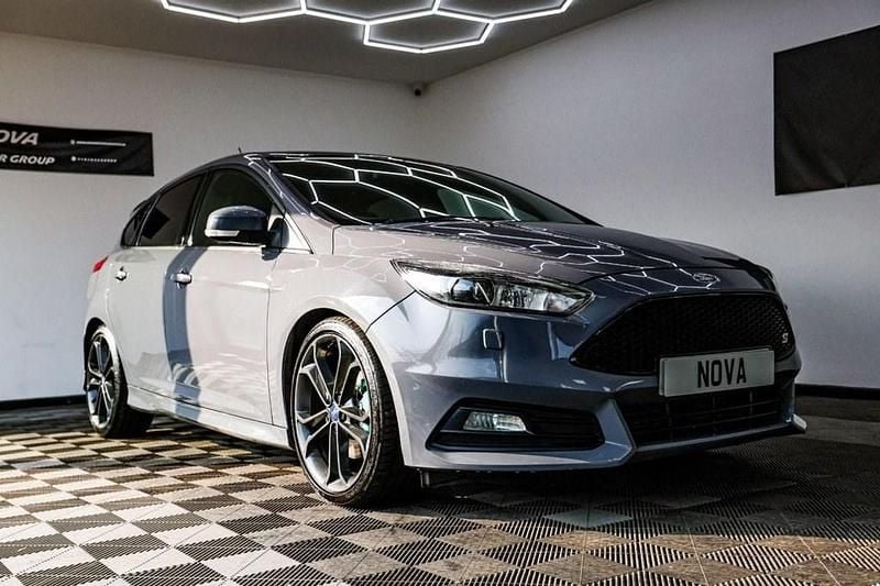 Used Ford Focus ST 250 HP (183 kW) 2016 Grey Hatchback