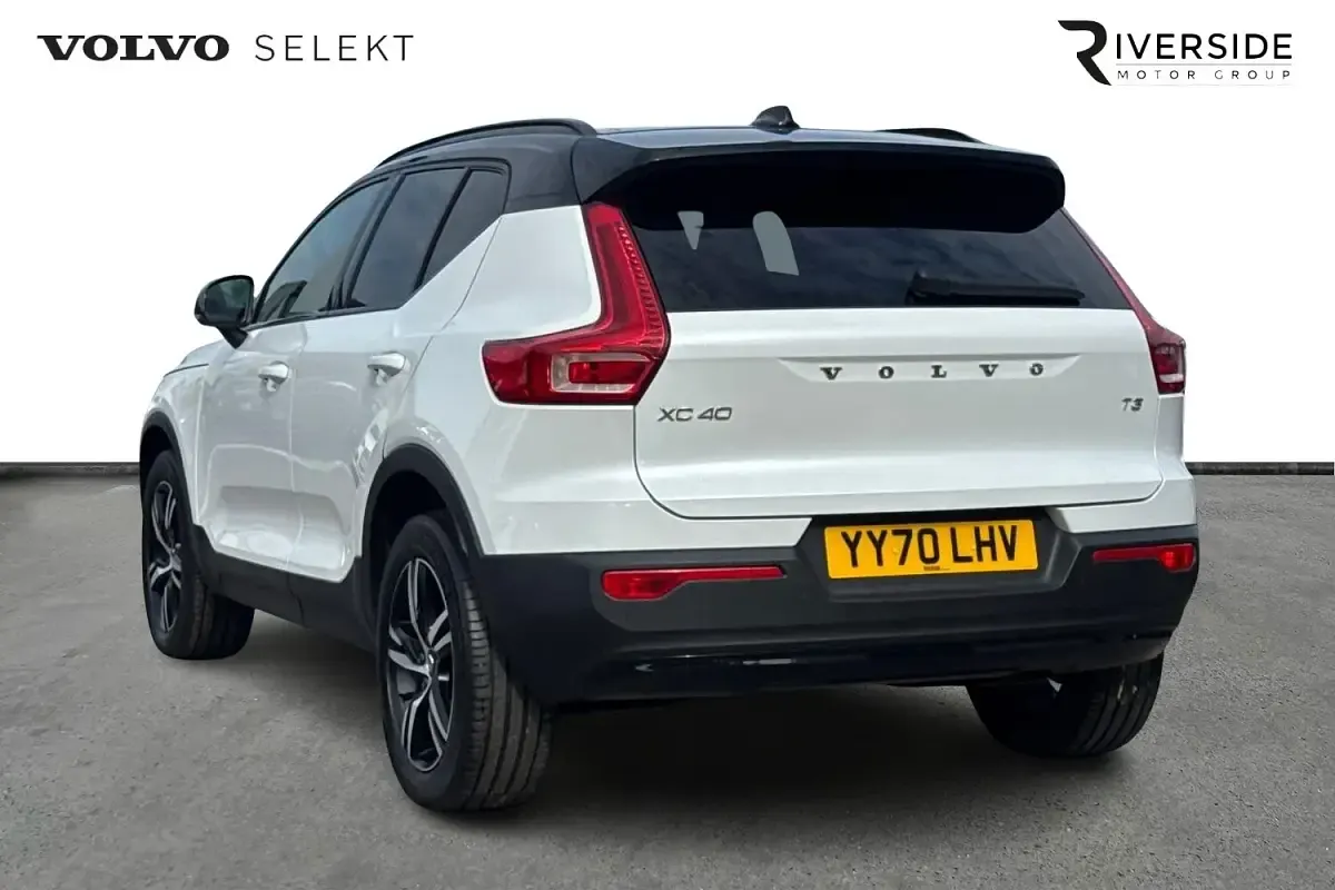 Used Volvo XC40 R-Design 163 HP (119 kW) 2020 Crystal white SUV