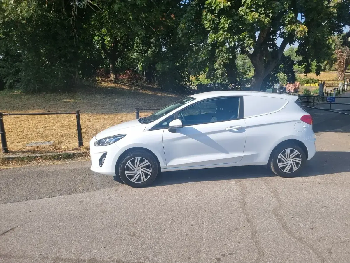 Used Ford Fiesta 2019 White Hatchback