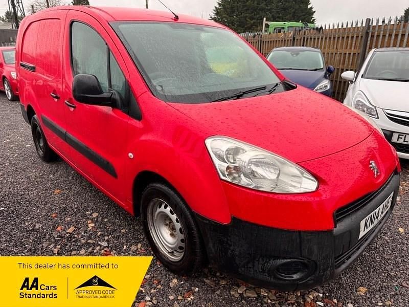 Used Peugeot Partner S 2014 Red MPV