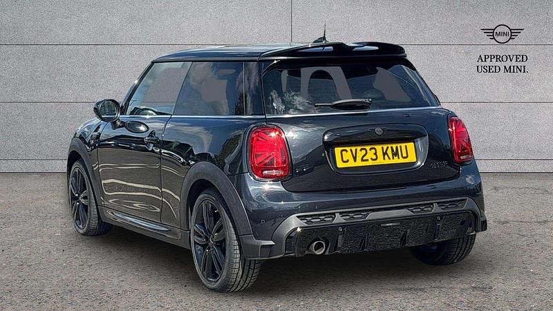Used Mini Cooper Hatch 134 HP (98 kW) 2023 Black Hatchback