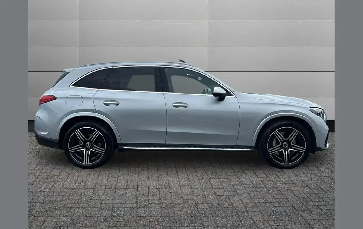 Used Mercedes GLC220 AMG Line Premium 217 HP (159 kW) 2023 Silver SUV