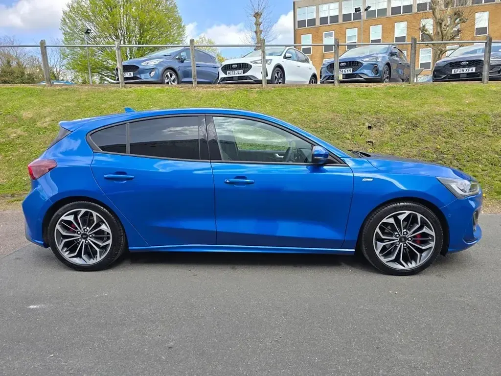 Używany Ford Focus ST-Line X 2024 Niebieski Hatchback
