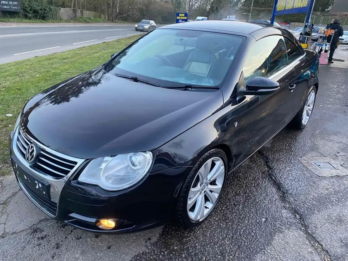 Begagnad VW Eos Individual 140 HK (102 kW) 2009 Svart Cab