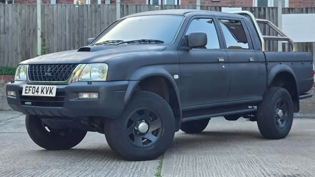 Used Mitsubishi L200 134 HP (98 kW) 2004 Black Pickup