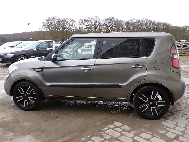 Used Kia Soul 126 HP (92 kW) 2011 Silver SUV