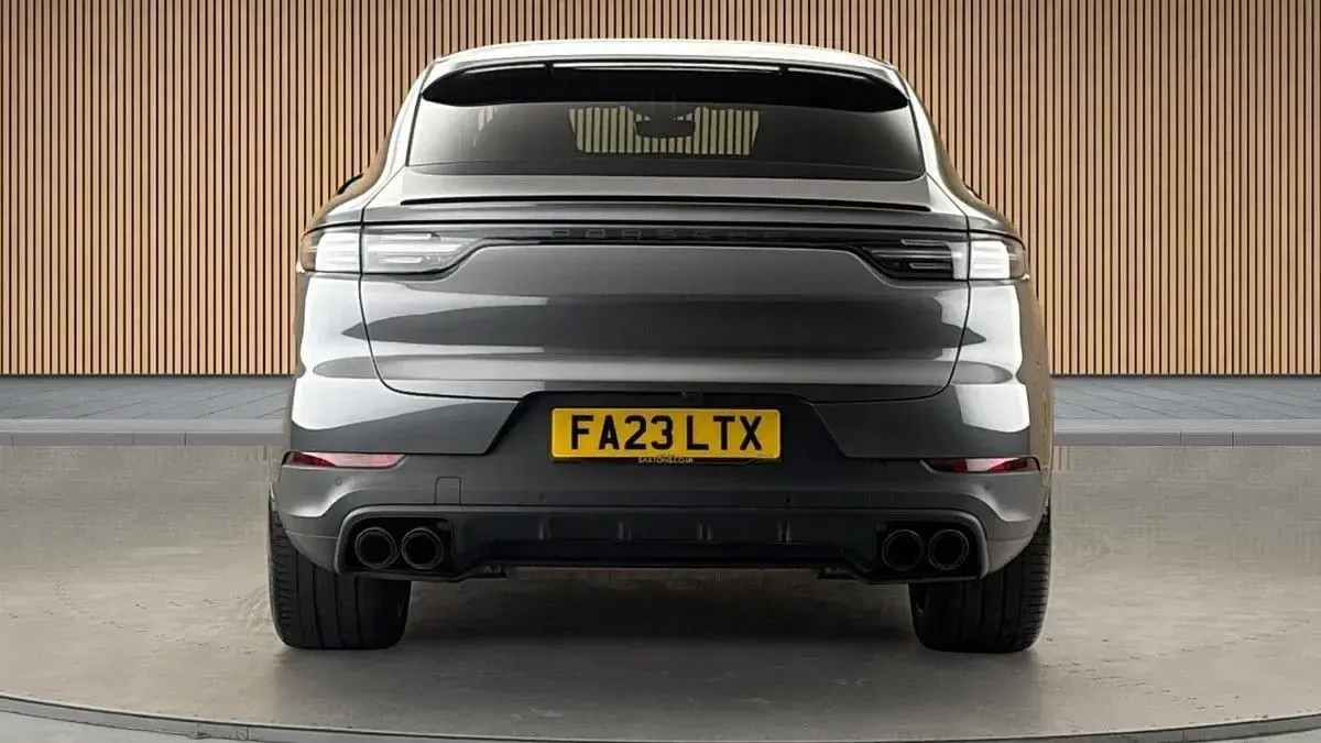 Used Porsche Cayenne 353 HP (259 kW) 2022 Grey SUV