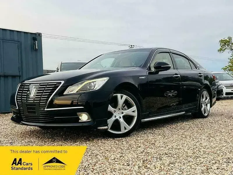 Used Toyota Crown 178 HP (130 kW) 2013 Black Sedan
