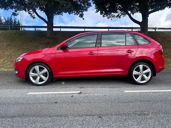 Used Skoda Rapid SE 90 HP (66 kW) 2014 Red Hatchback