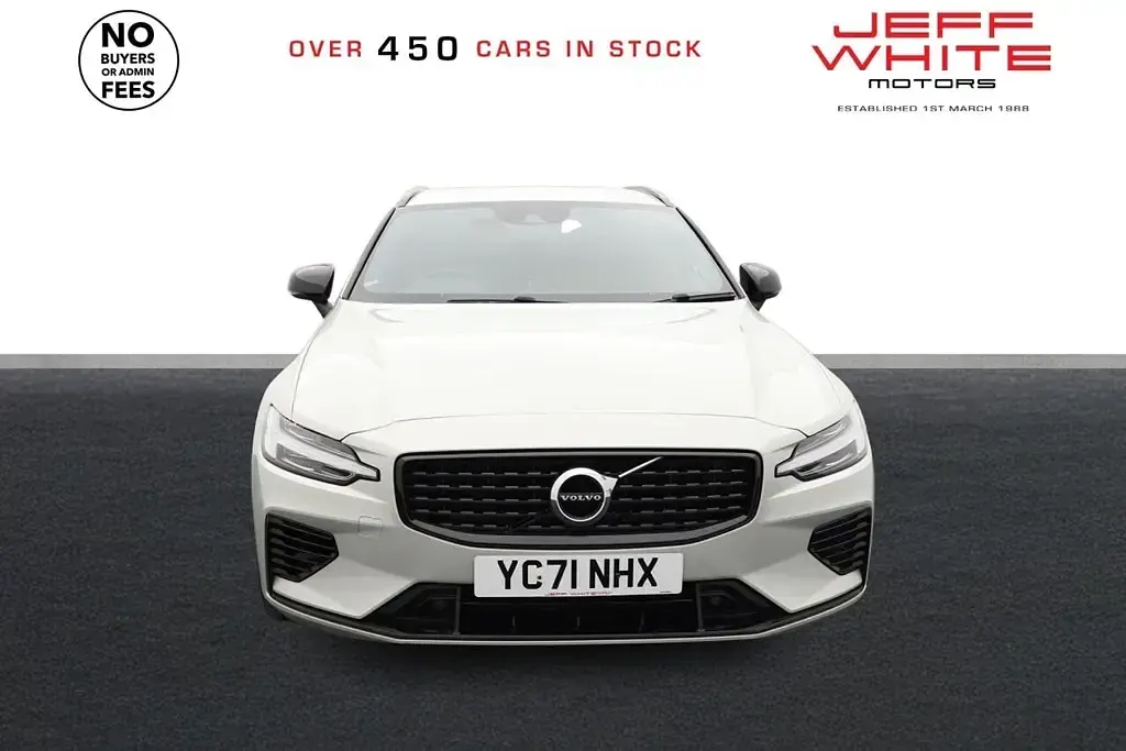 Usado Volvo V60 R-Design 2021 Dorado Familiar
