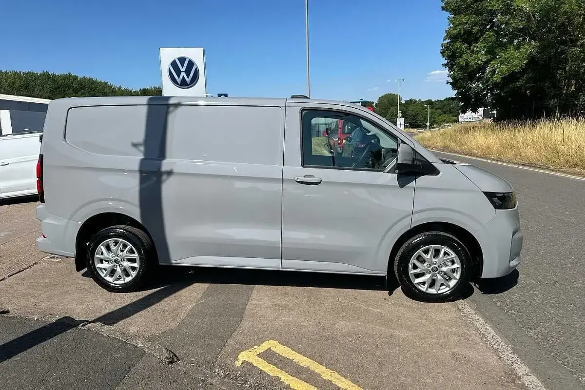 Begagnad VW Transporter Pro 2025 Grå Van