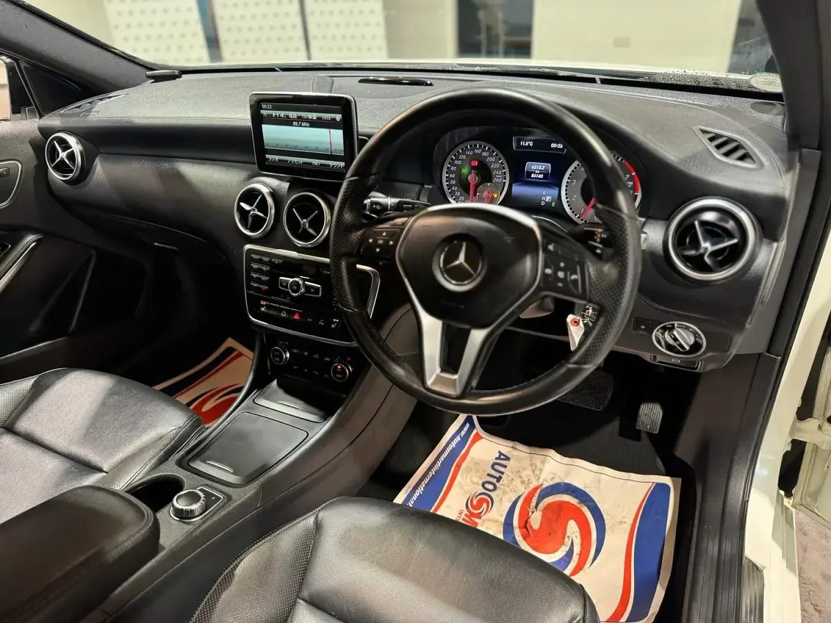 Used Mercedes A180 Sport Edition 122 HP (89 kW) 2026 White Hatchback