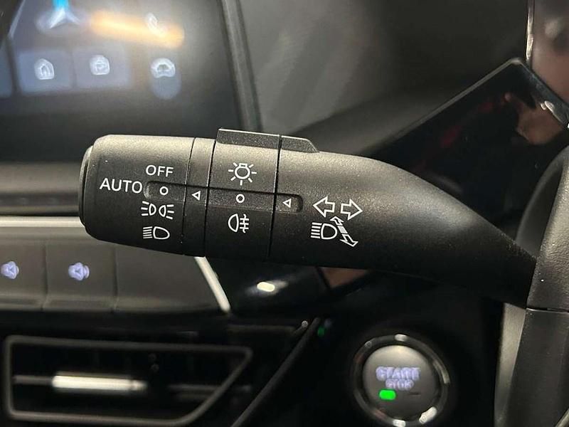 Usado MG MG3 SE 194 HP (142 kW) 2025 Preto Citadino
