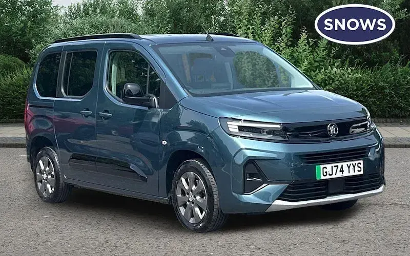 Used Vauxhall Combo Ultimate 100 kW (136 HP) 2026 MPV