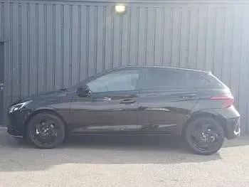 Uusi Hyundai i20 Blackline 90 HP (66 kW) 2026 Musta Viistoperä