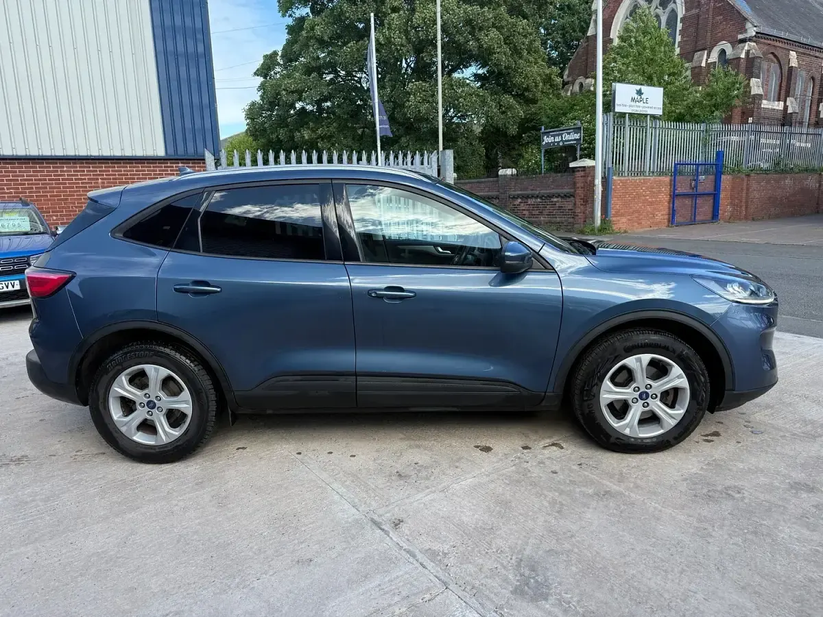Used Ford Kuga Zetec 120 HP (88 kW) 2021 Blue SUV