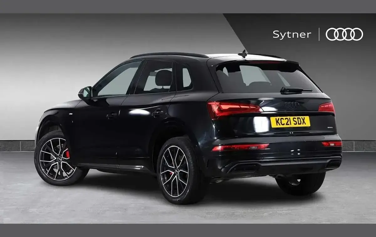 Begagnad Audi Q5 Design 200 HK (147 kW) 2021 Svart SUV