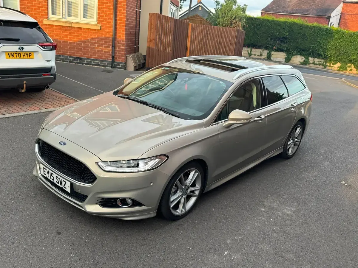 Used Ford Mondeo Titanium 180 HP (132 kW) 2015 Silver Estate