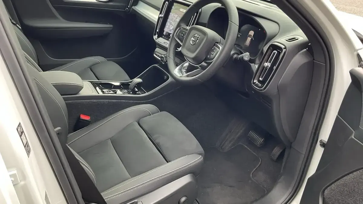 Novo Volvo XC40 Plus 163 HP (119 kW) 2026 Branco SUV