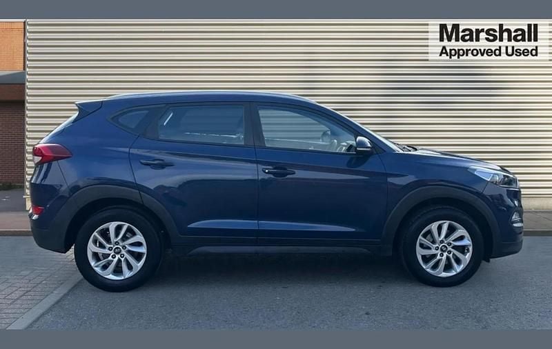 Used Hyundai Tucson SE 129 HP (94 kW) 2018 Blue SUV
