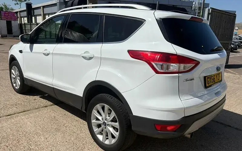 Used Ford Kuga Titanium 150 HP (110 kW) 2016 White SUV