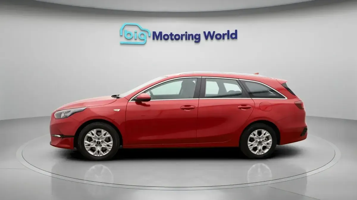 Second-hand Kia Ceed 2024 Roșu Hatchback