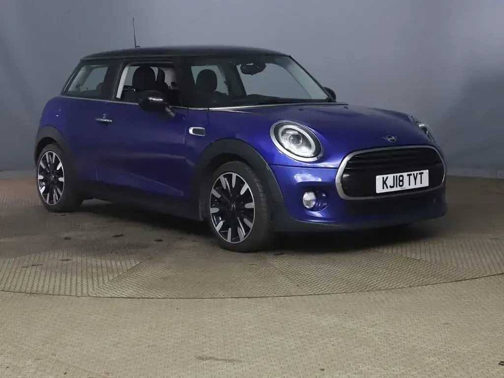 Used Mini Cooper Hatch 136 HP (100 kW) 2018 Blue Hatchback