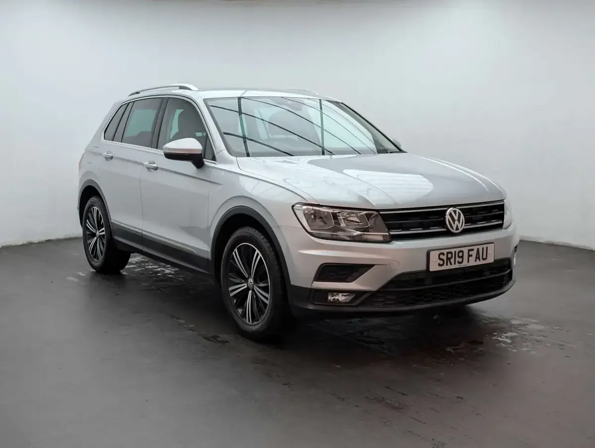 Second-hand VW Tiguan SE 130 CP (95 kW) 2019 Argintiu SUV